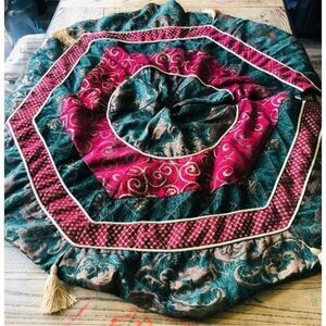 D&F Designs Tree Skirt Christmas Multi Tapestry Fabric Hexagon 50” green,red,gol